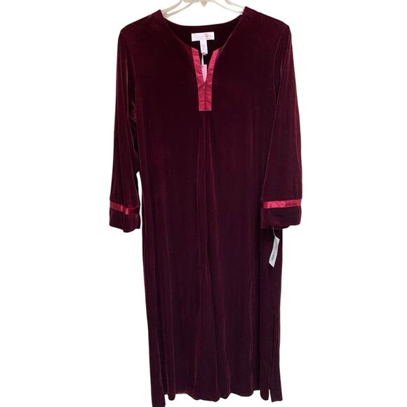 Oscar de la Renta Other - Woman's Full Length 1/2 Zip Oscar de la Renta House Coat 1/2 Zip Wine Color L